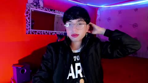 Snapshot of angellonfire chatting on October 10, 9:52 am Angel  online show from October 10, 9:52 am