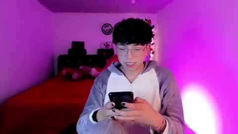 Snapshot of angellonfire chatting on November 20, 4:01 am Angel online show from November 20, 4:01 am