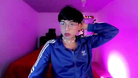 Snapshot of angellonfire chatting on November 25, 2:28 pm Angel online show from November 25, 2:28 pm