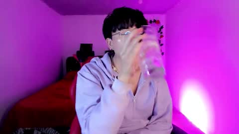 Snapshot of angellonfire chatting on November 26, 7:37 pm Angel online show from November 26, 7:37 pm