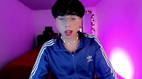 Snapshot of angellonfire chatting on December 3, 9:24 pm Angel online show from December 3, 9:24 pm