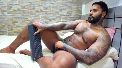 angelo_evans33 online show from March 7, 1:13 am