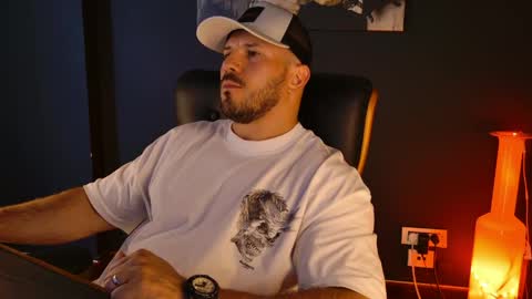 Snapshot of angeloeric chatting on May 27, 10:34 am BlackWolf online show from May 27, 10:34 am