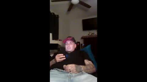 angelogallegos702 online show from December 5, 6:22 am