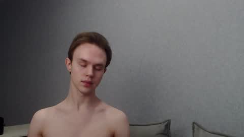 Snapshot of angelraaay chatting on January 26, 9:08 am Angel online show from January 26, 9:08 am