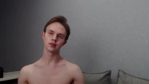 Snapshot of angelraaay chatting on January 28, 9:40 pm Angel online show from January 28, 9:40 pm