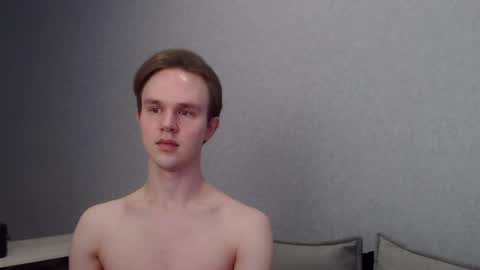 Snapshot of angelraaay chatting on February 19, 9:28 am Angel online show from February 19, 9:28 am