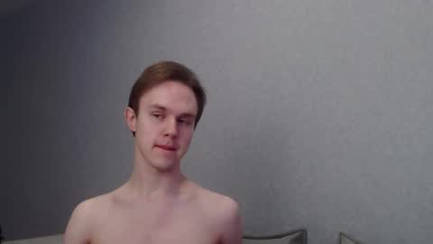 Snapshot of angelraaay chatting on February 20, 8:39 am Angel online show from February 20, 8:39 am