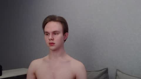 Snapshot of angelraaay chatting on March 1, 9:07 am Angel online show from March 1, 9:07 am