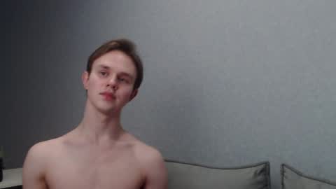 Snapshot of angelraaay chatting on March 11, 7:03 pm Angel online show from March 11, 7:03 pm