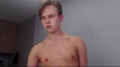 Snapshot of angelraaay chatting on September 19, 6:37 am Angel online show from September 19, 6:37 am