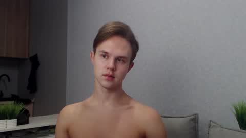 Snapshot of angelraaay chatting on November 2, 8:28 am Angel online show from November 2, 8:28 am