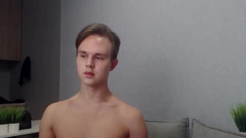 Snapshot of angelraaay chatting on November 16, 3:06 pm Angel online show from November 16, 3:06 pm