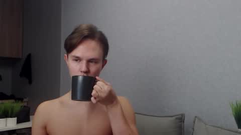 Snapshot of angelraaay chatting on November 21, 9:08 am Angel online show from November 21, 9:08 am