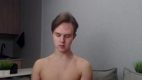 Snapshot of angelraaay chatting on December 1, 11:59 am Angel online show from December 1, 11:59 am