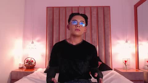 Snapshot of angelrosses chatting on December 21, 3:35 am Angel online show from December 21, 3:35 am