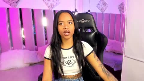 Snapshot of angelsmia_ chatting on September 27, 4:17 am  MIA available content ask online show from September 27, 4:17 am