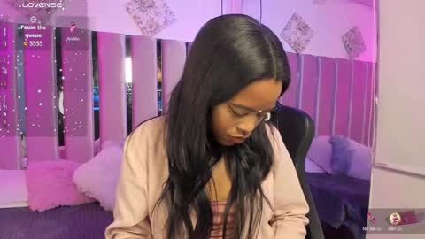 Snapshot of angelsmia_ chatting on October 25, 11:32 pm  MIA available content ask online show from October 25, 11:32 pm