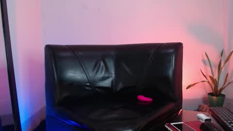 Snapshot of angelstorm_ chatting on October 29, 4:15 am Angel Storm online show from October 29, 4:15 am