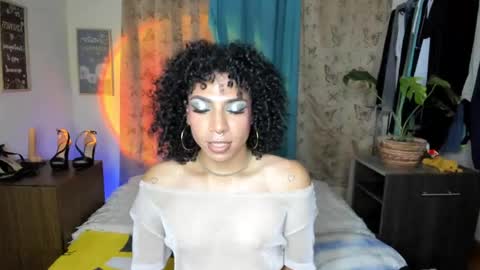 angelwhitte online show from April 28, 2:27 am