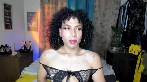 angelwhitte online show from April 29, 1:21 am