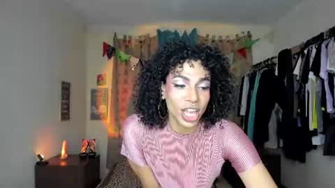 angelwhitte online show from June 18, 2:45 am