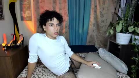 Snapshot of angelwhitte chatting on June 26, 4:28 am angelwhitte online show from June 26, 4:28 am