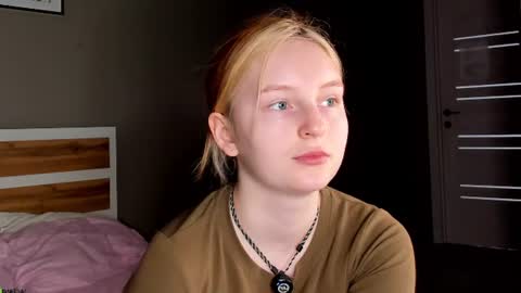 angelwise online show from July 10, 3:11 am