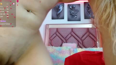 Snapshot of angely_18 chatting on January 31, 11:24 pm Angely online show from January 31, 11:24 pm