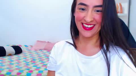 Snapshot of angie_dreamgirl chatting on July 7, 4:22 pm IG angie dreamgirl01 online show from July 7, 4:22 pm