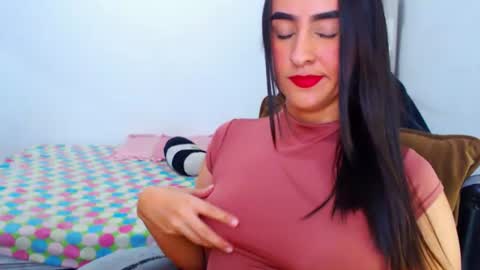 Snapshot of angie_dreamgirl chatting on July 9, 2:37 am IG angie dreamgirl01 online show from July 9, 2:37 am