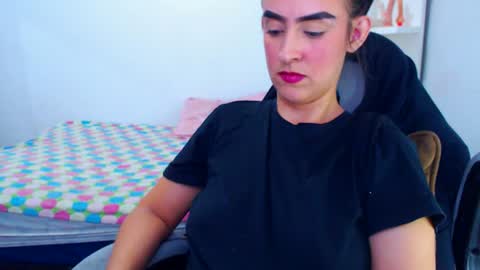 Snapshot of angie_dreamgirl chatting on July 12, 4:25 am IG angie dreamgirl01 online show from July 12, 4:25 am