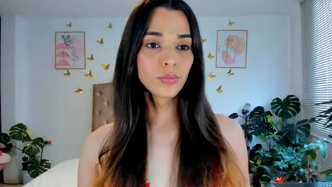 Snapshot of angie_modelo chatting on June 21, 5:37 pm Anabella online show from June 21, 5:37 pm