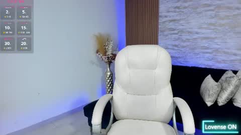 angie_smith_x online show from June 15, 11:12 am