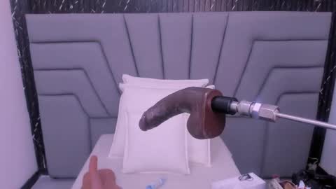 A N G I E.  online show from September 18, 10:23 pm