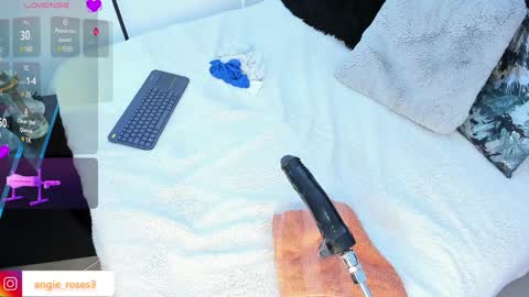 angiee roses online show from December 13, 6:21 am