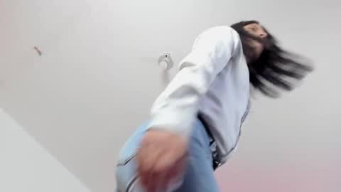 Angie online show from March 4, 1:06 pm