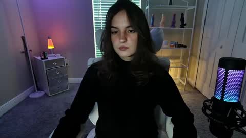 Angie Fae online show from June 1, 7:15 pm