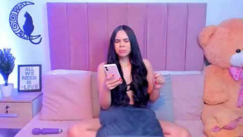 Snapshot of angiegriffin chatting on October 18, 3:42 am Milo ---- online show from October 18, 3:42 am