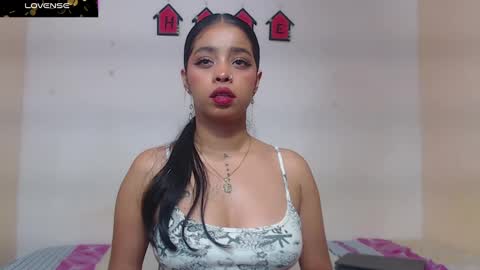 Snapshot of angielee01 chatting on February 27, 11:31 am Angie y Andres online show from February 27, 11:31 am