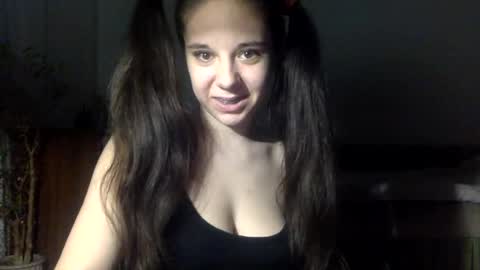 Snapshot of angle_cute05 chatting on June 22, 8:50 pm Angel Cute online show from June 22, 8:50 pm