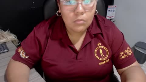 Snapshot of angy_ro12 chatting on November 7, 10:21 pm angy online show from November 7, 10:21 pm