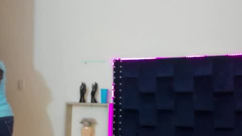 Angie online show from November 17, 12:00 pm