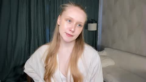 Violet online show from April 6, 7:42 am