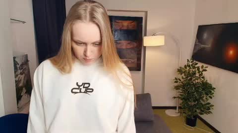 Violet online show from April 29, 11:03 am