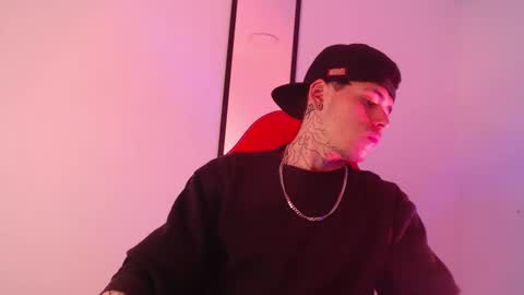 anhonymus online show from September 29, 3:44 am