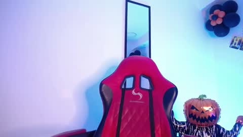 anhonymus online show from October 28, 4:05 am