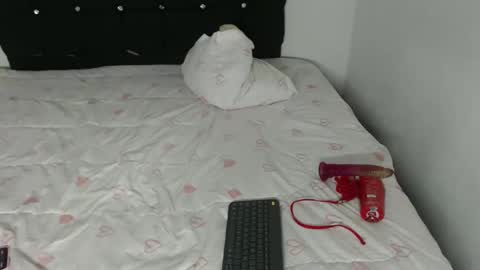 Snapshot of ani_steveson chatting on February 26, 5:39 am ani_steveson online show from February 26, 5:39 am