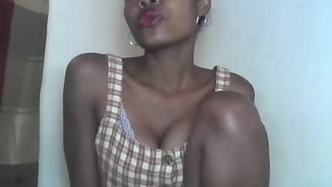 Snapshot of anicha_69 chatting on July 3, 7:59 am anicha_69 online show from July 3, 7:59 am