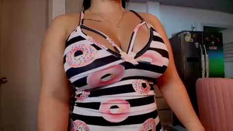 laura  online show from June 27, 11:32 pm